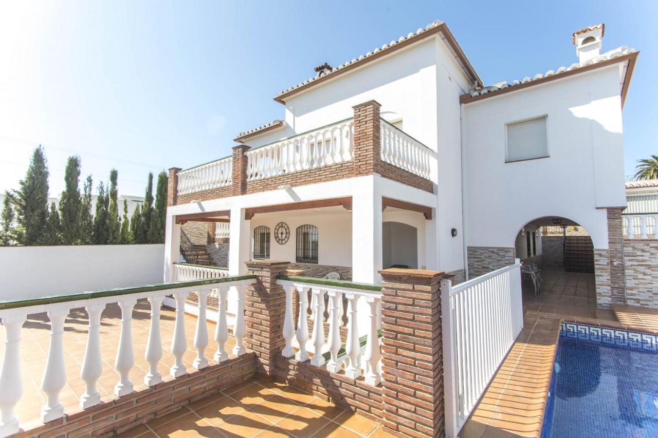 Villa Vallao เนร์คา ภายนอก รูปภาพ